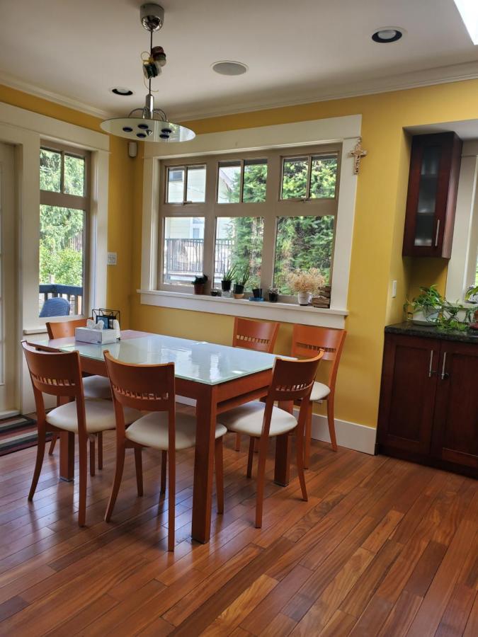 Elegant, Sunny Modern Home With Skylights - Kitsilano, Vancouver Zewnętrze zdjęcie
