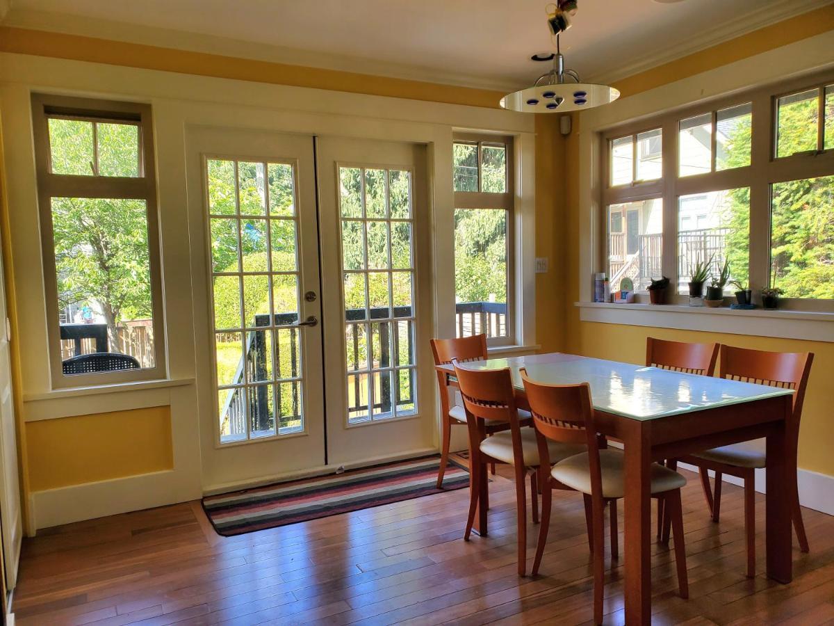 Elegant, Sunny Modern Home With Skylights - Kitsilano, Vancouver Zewnętrze zdjęcie